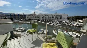Precioso piso con vista al canal y piscina en roses AV-69 - Image 4