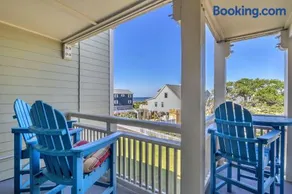 Sunset Blvd by Oak Island Accommodations - Image 5