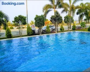 Comfortstay Luxury Homes - Image 1