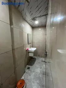 Hotel Dreamland - Image 2