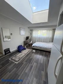 Private Suite , Private Bath , 10 min to Downtown - Image 2