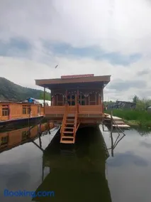 Houseboat Young Manhattan - Image 3