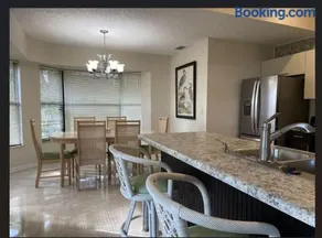 Paradise Cove 3 bedroom 2 Bath - Image 2