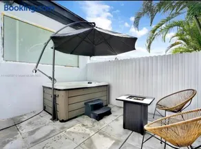 HOT TUB and Washer & Dryer in Unit - Image 2
