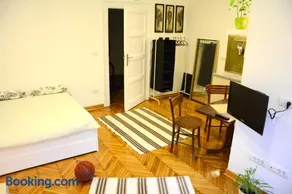 Apartment Park - Image 1
