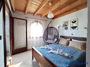 Marina House next to Halikounas Beach - Image 1