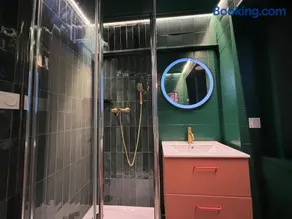Appartement Thème Années 60' l Baignoire Jets l Clim l Netflix - Image 2