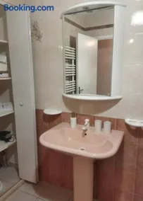 Charming accommodation for 2 people in ELNE - Image 2