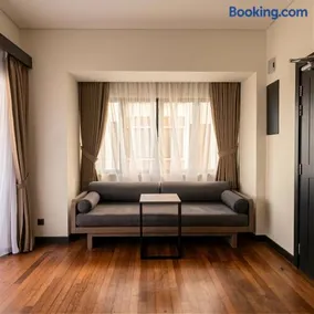 Golden Palm Tree King Suite, Sepang - Open Sea View - Image 4