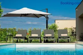 Villa Daleo with heated pool and jacuzzi near Porec - Image 2
