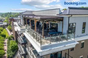 Luxury Downtown Loft - Balcony and Rooftop Bar! - Image 5