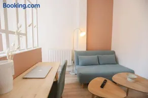 Stadium Pink Loft 5min Rer near Paris - Image 3