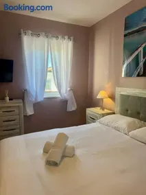 Europa Point Area Townhouse - Image 3