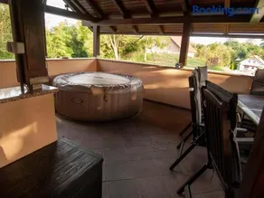 Holiday house Zarja - with sauna and hot tub - Image 1