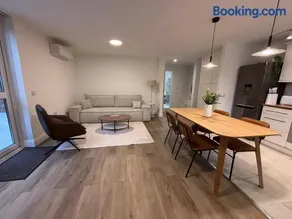 The Serene Retreat in Camden - Image 4