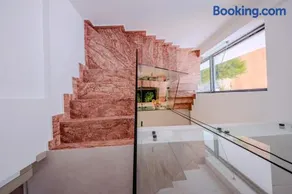 Luxury villa with waterfall pool and garden For 9 people - Image 3