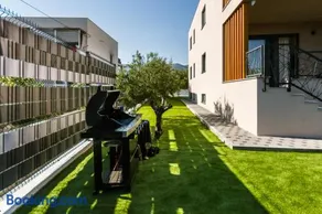 Royal Villa - Luxury Apartment - Image 4
