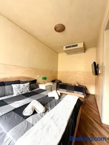 Diaz 10 Suite - Image 1
