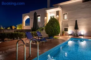 Kymothoe Tavronitis - Private Pool - Image 3
