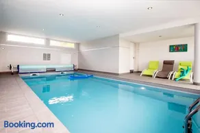 Villa Yana Bretagne Piscine Intérieure partagée et Spa Privatif 100m de la Plage - Image 4