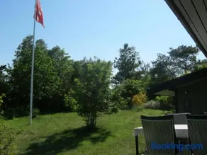 Lovely Holiday Home With Direct Sea View - Image 2