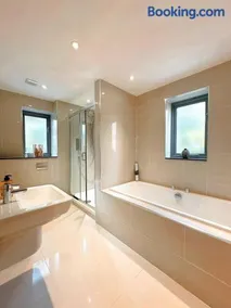 Avocet, your modern home on the Estuary! - Image 5
