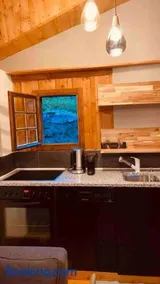 Alpine Bliss - Cozy Chalet with Panoramic Views - Image 4