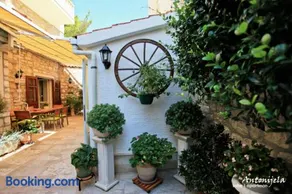 Apartment & Rooms Antonijela - Image 2