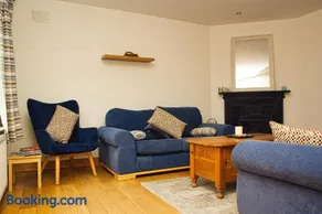 Stylish 3-Bed Home Walk to Lahinch Village - Image 1
