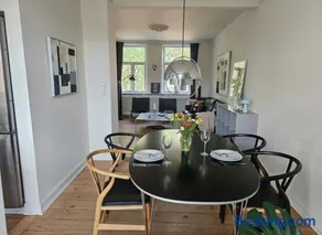 City Center Apartment with Balcony, Garden & Free Parking - Image 5