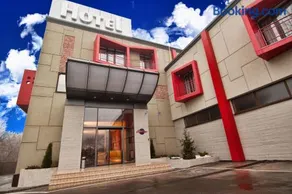 Road Star Hotel - Image 2