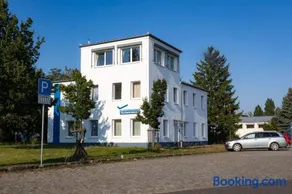 Pilotenunterkunft Fliegerhorst - Image 5