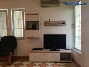 Green Apartman - Image 4