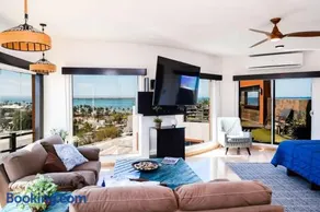 Oceanview 4BR Retreat steps from Malecon in La Paz - Image 1