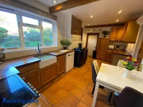 Carlton Cottage Country Retreat - Perfect for Ipswich - Aldeburgh - Southwold - Thorpeness - Sizewell B - Sizewell C - Sleeps 13 - Image 4