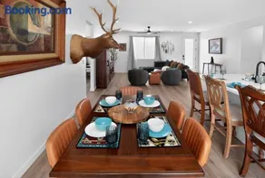 Themed Rooms, Golf, Fish, Lake, Come as Friends - Image 1