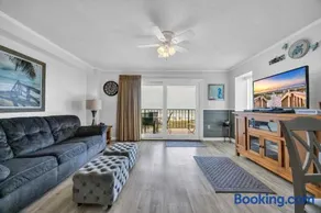Oceanfront w Stunning Views Amenities Galore - Image 2