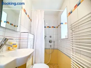 Parkwohnung - Image 1