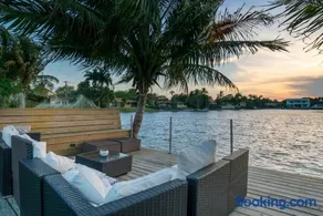 Casa Santorini Waterfront Pool - Image 4