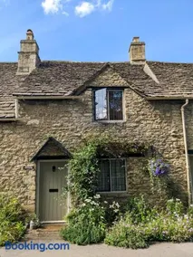 Baker's Cottage - Image 1