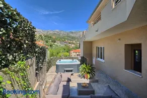 Relax apartment Split area with jacuzzi and mountain view - Image 2