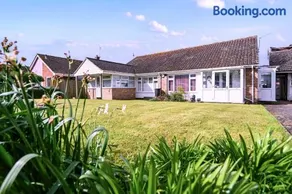 Winchelsea Beach Bungalow - Image 2