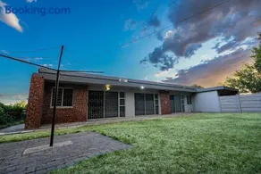 3 Bedroom private luxury complete house - Image 2