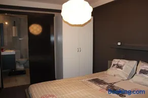 Hydro Palace Apartment - Image 2