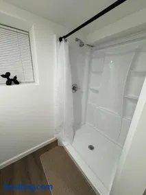 Brand new first floor studio in quiet neighborhood - Image 2