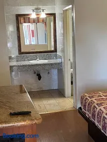 El Rio Motel - Image 2