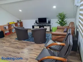 New Modern Duplex with Free Parking - Image 3