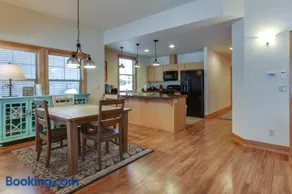 Lakeside Haven - Image 2