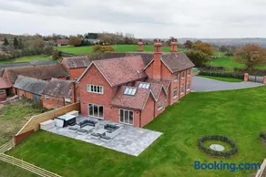 Grange House - Sleeps 24 - Image 2