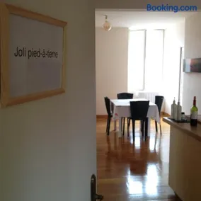 Un Joli Pied a Terre - Image 1
